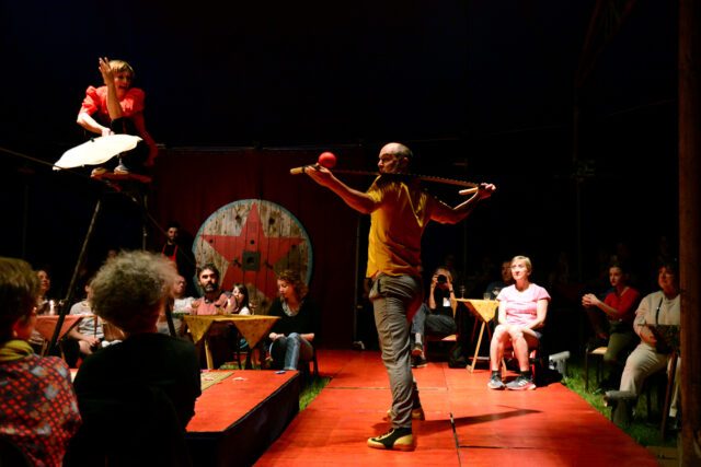 20240519_CecileGerbe-Servettaz_Cabaret_renverse (18)